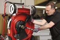 Servis De-Luxe na travní sekačky - sestavení stroje Servis De-Luxe na travní sekačky - sestavení stroje